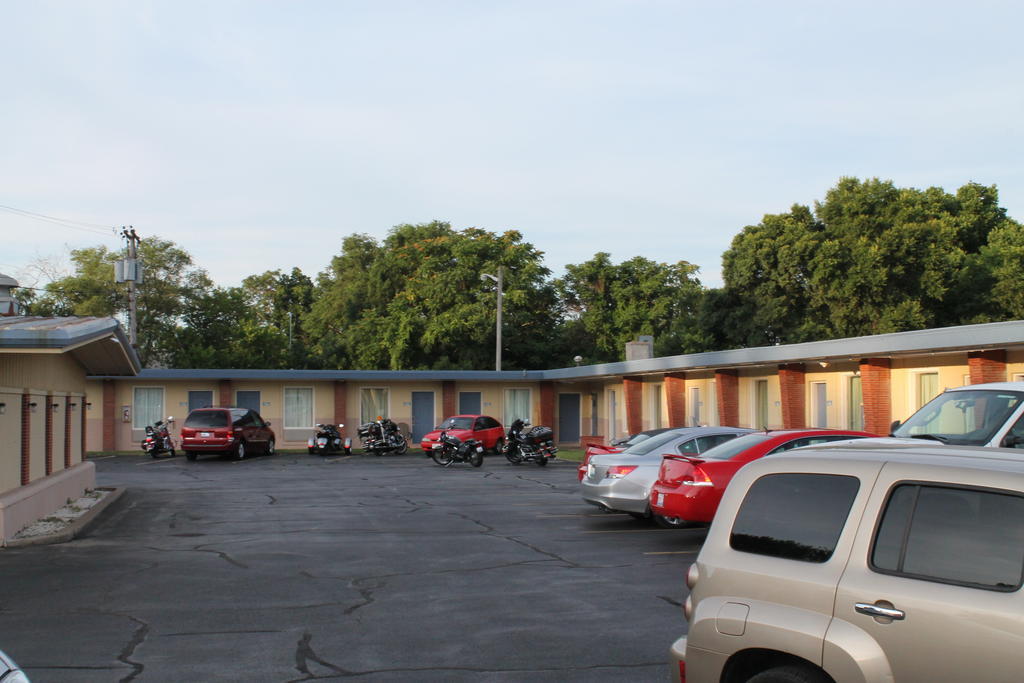 American Motor Inn - Rock Island Kültér fotó